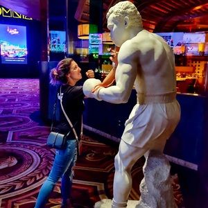 Meet your Posher, Bee